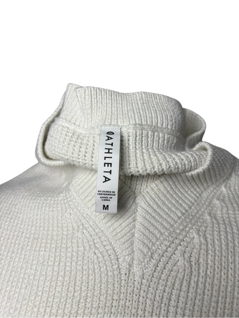 Athleta White Chunky Knit V Neck Sweater Medium Cozy Heavyweight Pullover